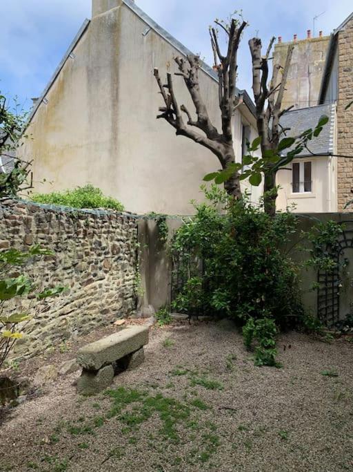 Maison du Cap Lihou Granville, Quartier Historique Extérieur photo